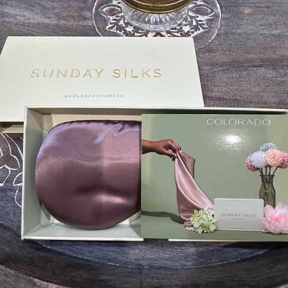 NEW!!! Colorado Home Co Sleep Mask Silk Eye Mask for Sleeping Deep Mauve $63 - Picture 3 of 5